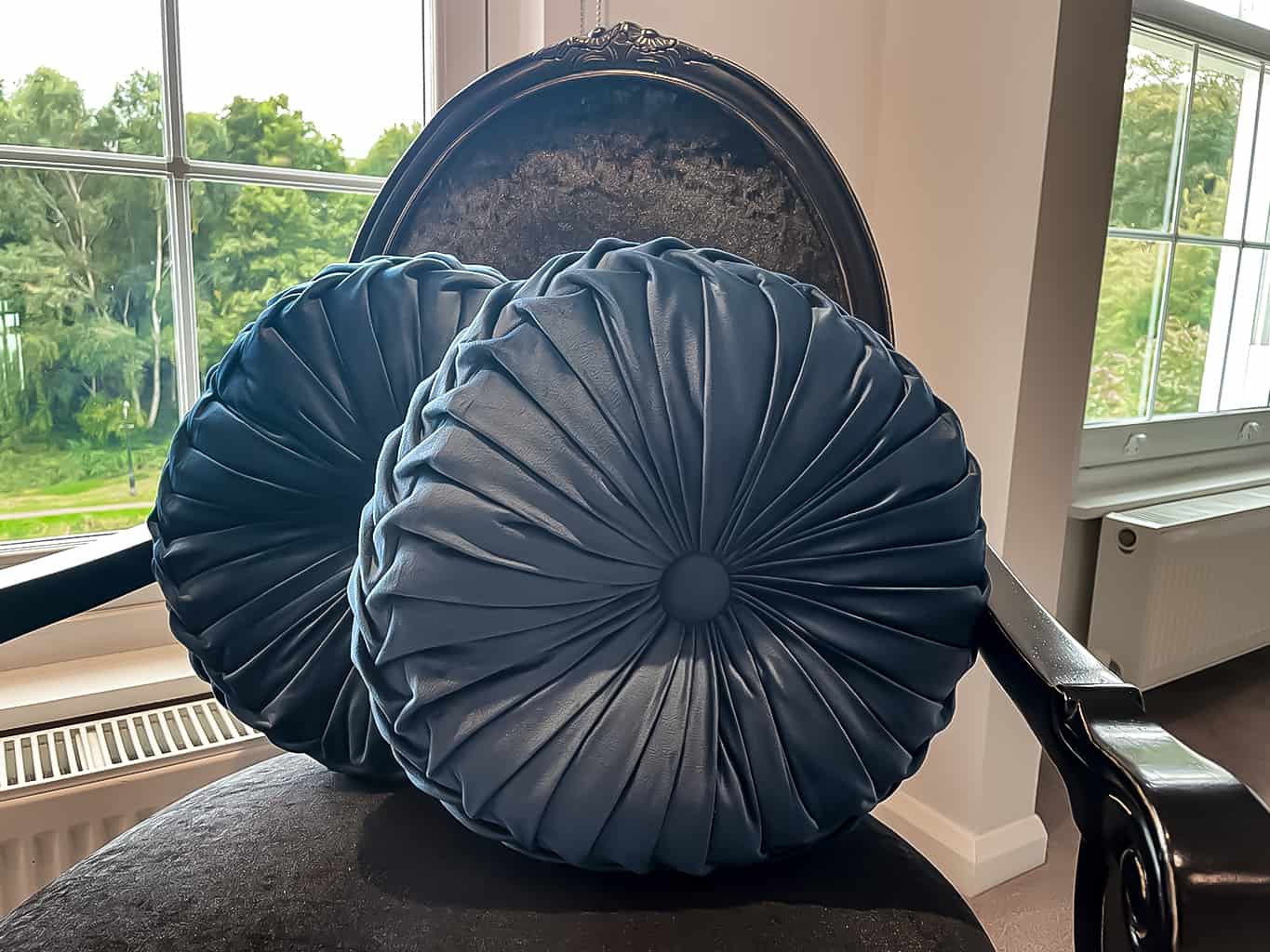 Navy Round Seat Velvet Cushion