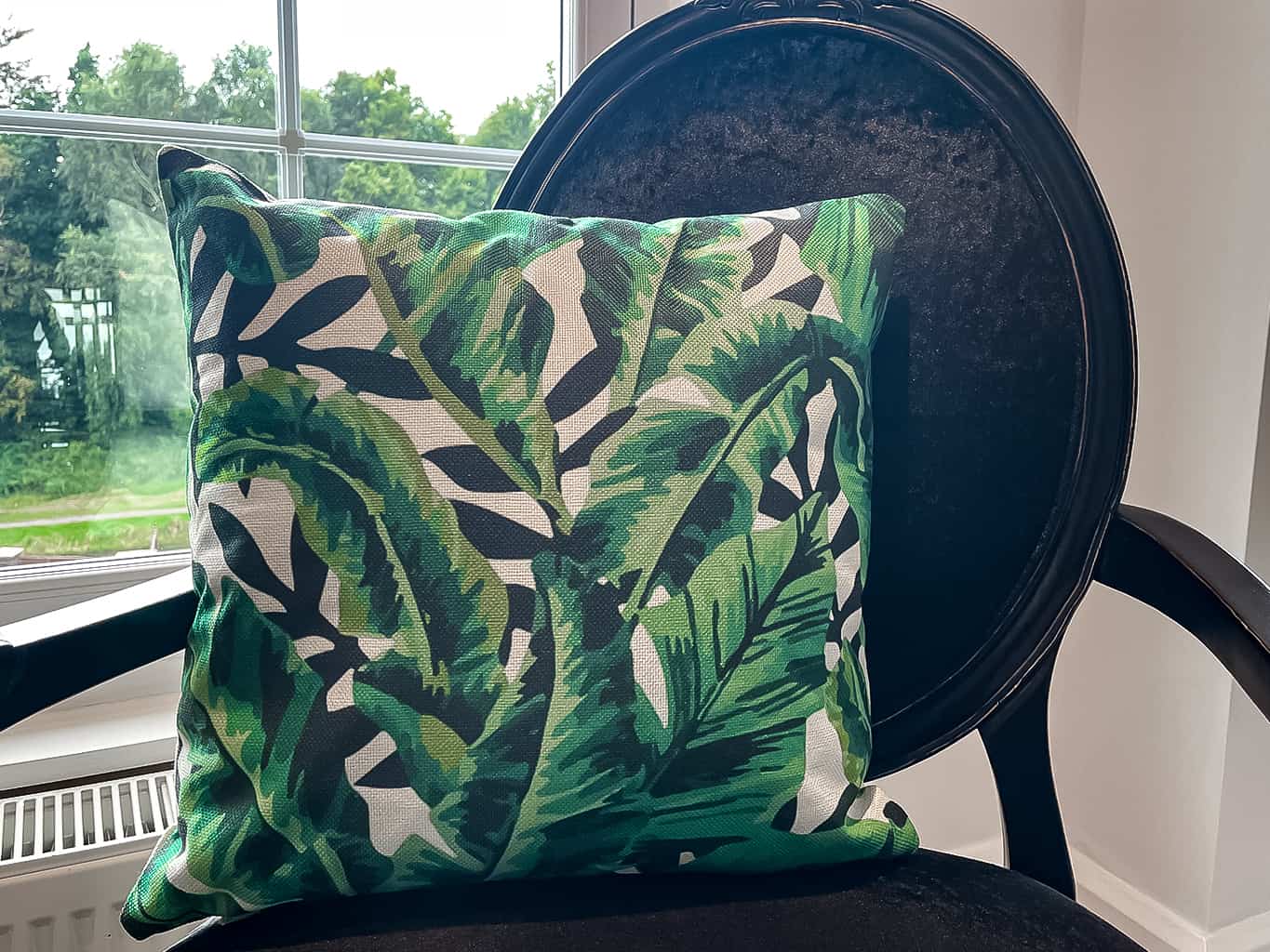 Printed Green Leaf Cushion