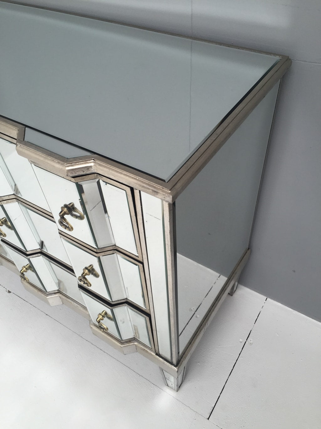 Mirrored Chest of Drawers with 3 draws