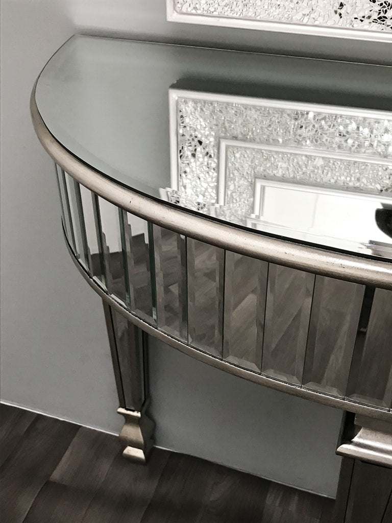 Mirrored Console Table - close up on finger print resistant top glass